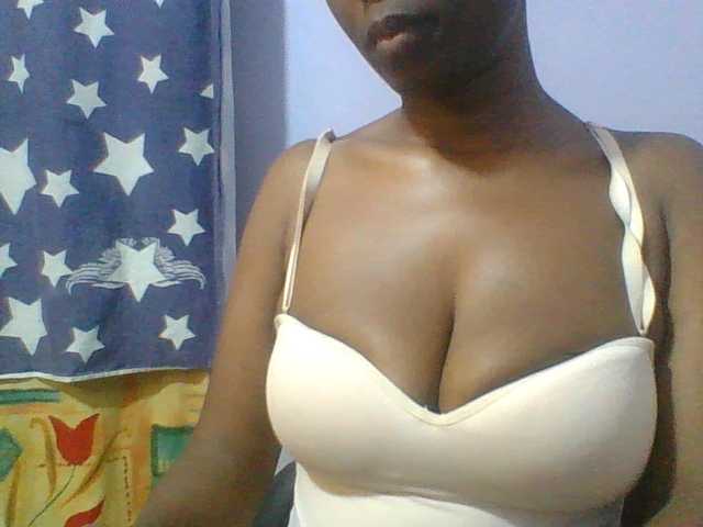 Sweet-petite live cam on BongaCams