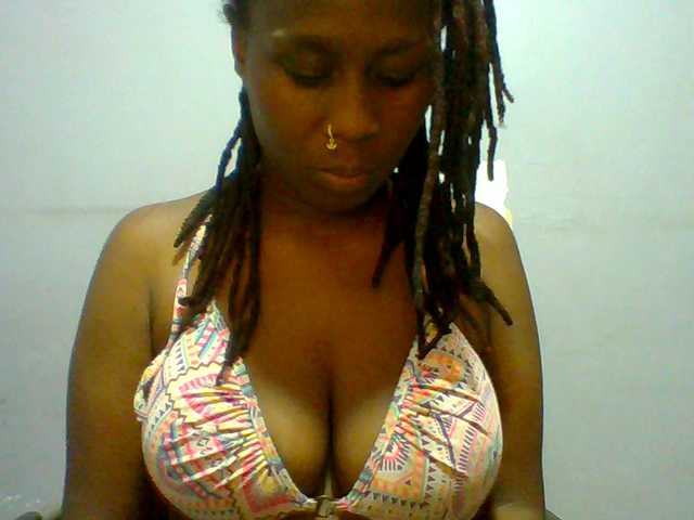 Sweet-petite live cam on BongaCams