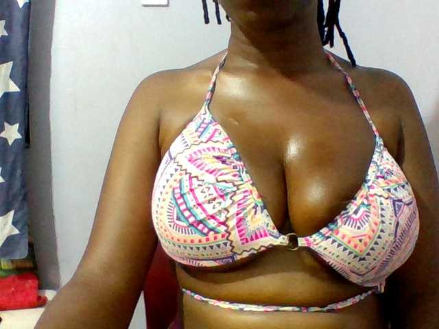 Sweet-petite live cam on BongaCams