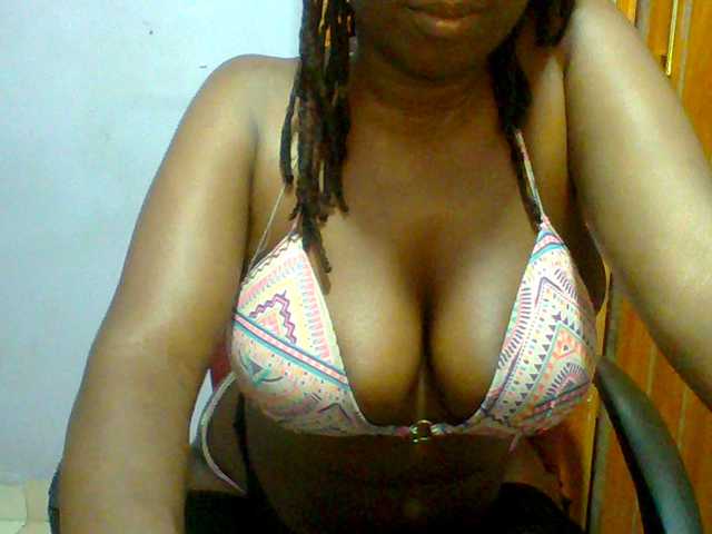 Sweet-petite live cam on BongaCams