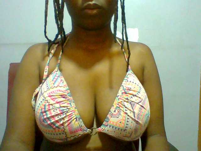 Sweet-petite live cam on BongaCams