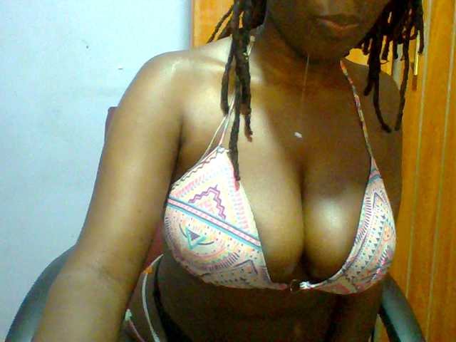 Sweet-petite live cam on BongaCams