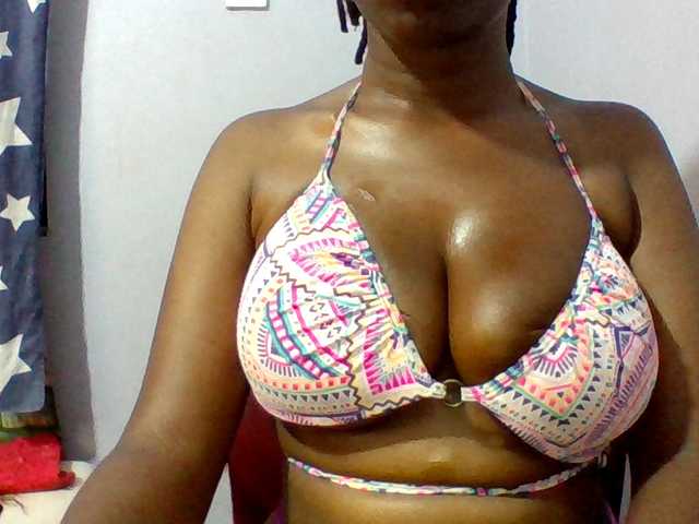 Sweet-petite live cam on BongaCams