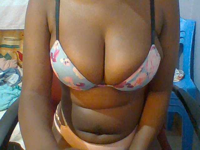 Sweet-petite live cam on BongaCams