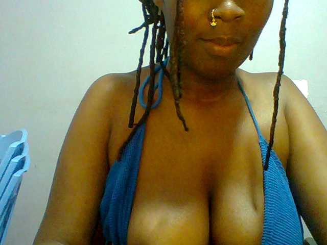 Sweet-petite live cam on BongaCams