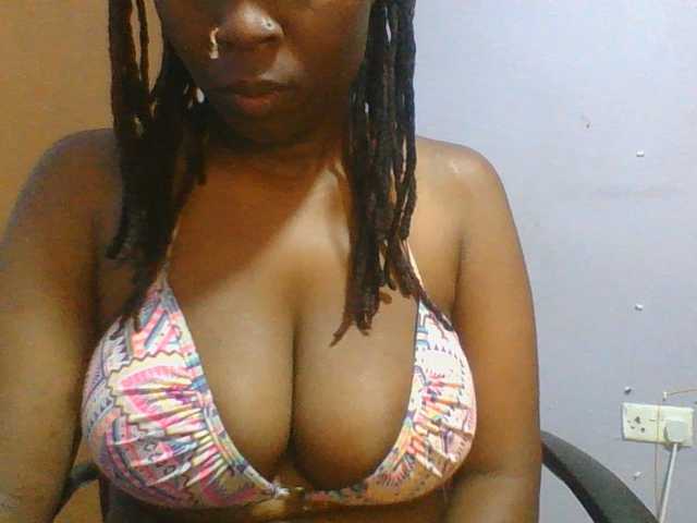 Sweet-petite live cam on BongaCams