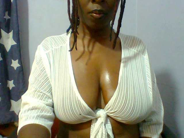 Sweet-petite live webcam show