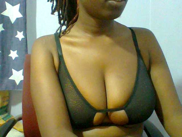 Sweet-petite live cam on BongaCams