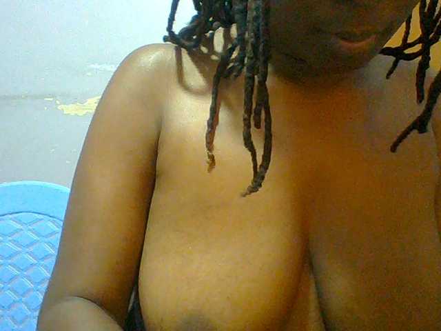Sweet-petite live cam on BongaCams