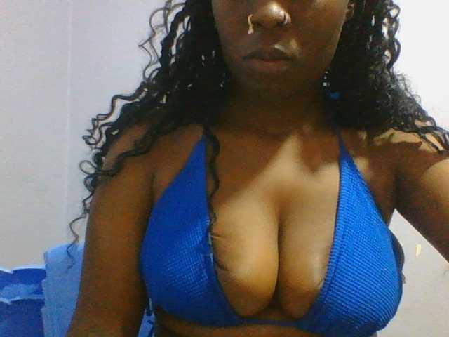 Sweet-petite live cam on BongaCams