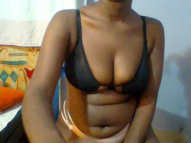 Sweet-petite live cam on BongaCams