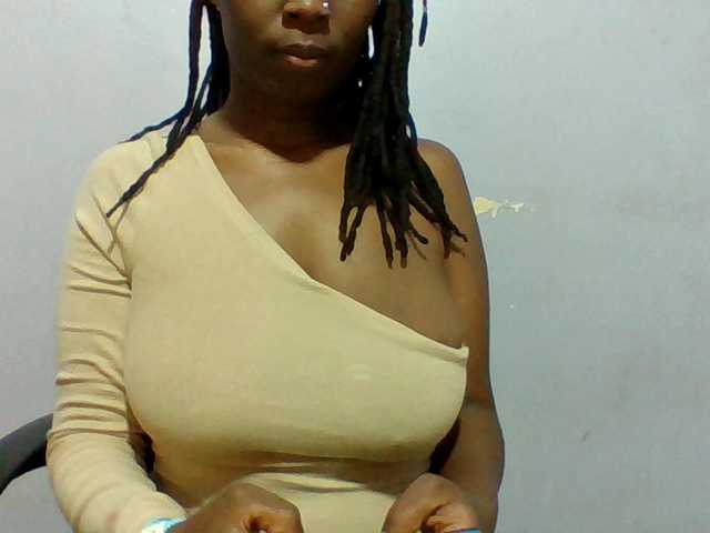 Sweet-petite live cam on BongaCams