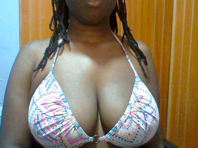 Sweet-petite live cam on BongaCams