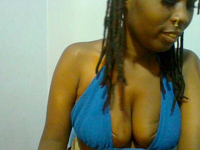 Sweet-petite live cam on BongaCams