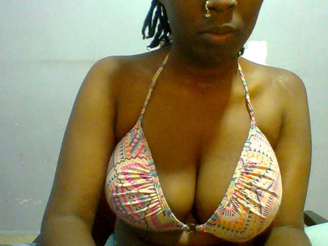 Sweet-petite live cam on BongaCams
