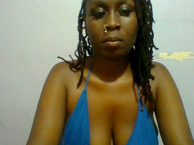 Sweet-petite live cam on BongaCams