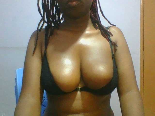 Sweet-petite live cam on BongaCams