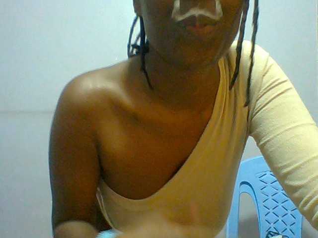 Sweet-petite live cam on BongaCams