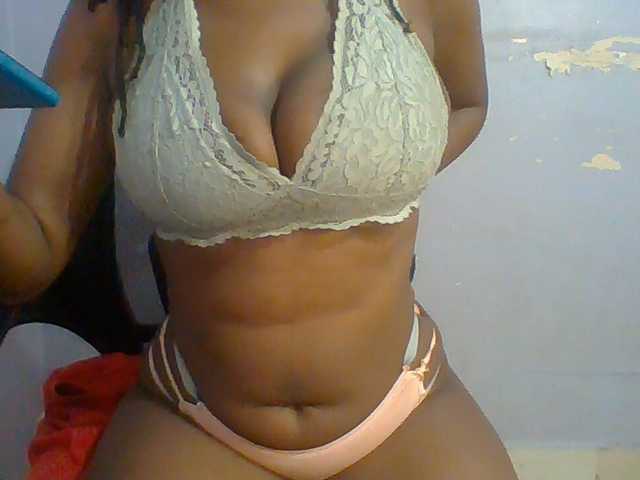 Sweet-petite live cam on BongaCams