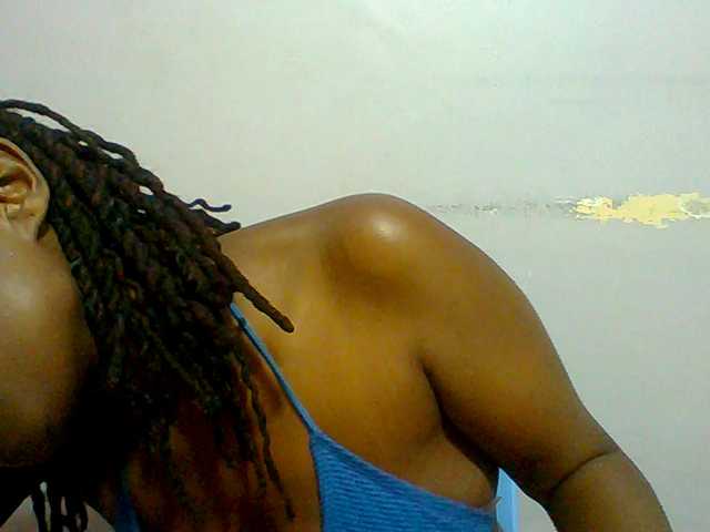 Sweet-petite live cam on BongaCams