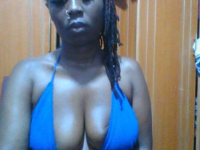Sweet-petite live cam on BongaCams