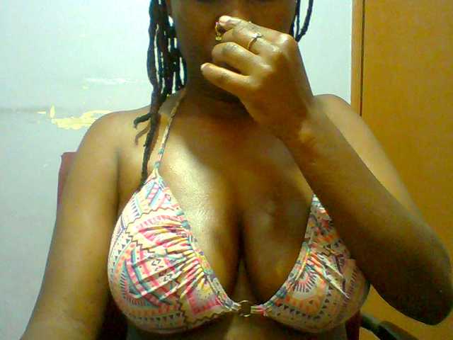 Sweet-petite live cam on BongaCams