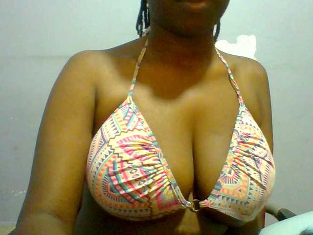 Sweet-petite live cam on BongaCams