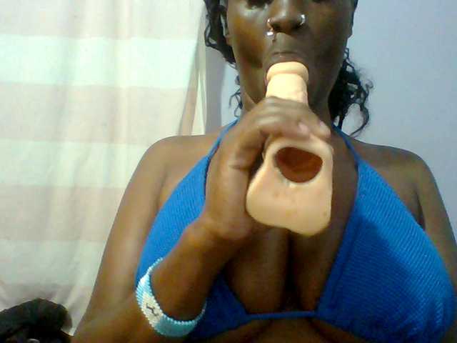 Sweet-petite live cam on BongaCams