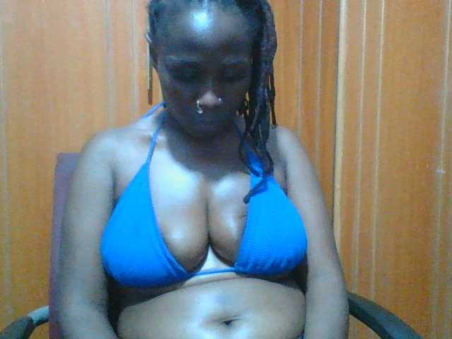 Sweet-petite live cam on BongaCams