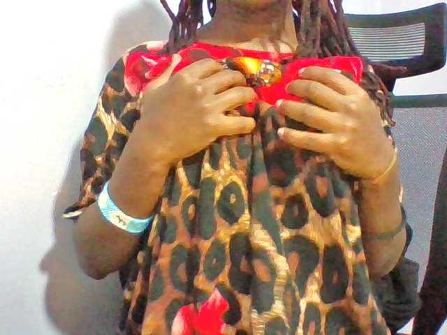 Sweet-petite live cam on BongaCams