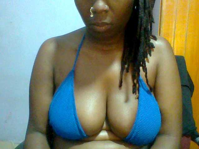 Sweet-petite live cam on BongaCams