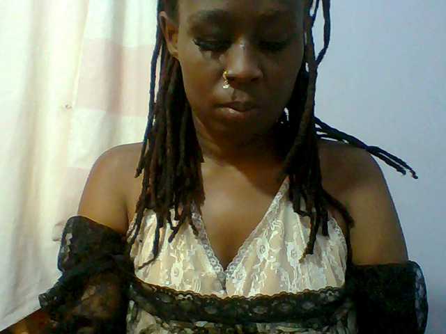 Sweet-petite live cam on BongaCams