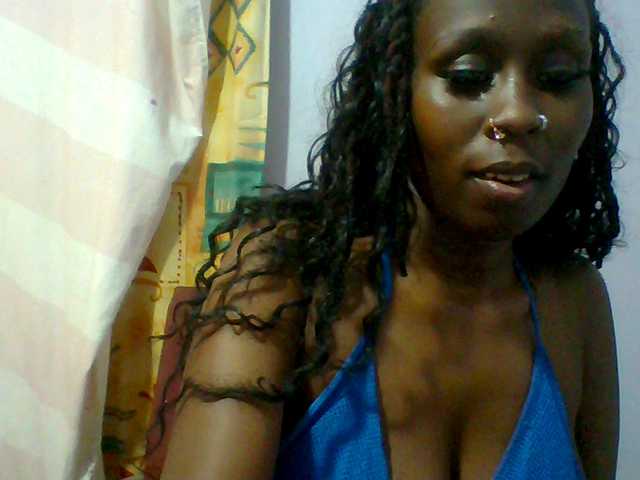 Sweet-petite live cam on BongaCams
