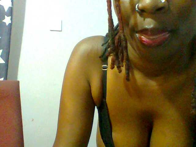 Sweet-petite live cam on BongaCams
