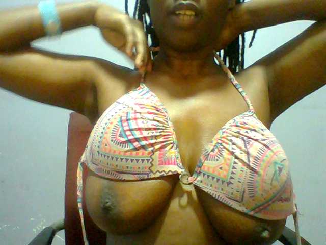 Sweet-petite live cam on BongaCams
