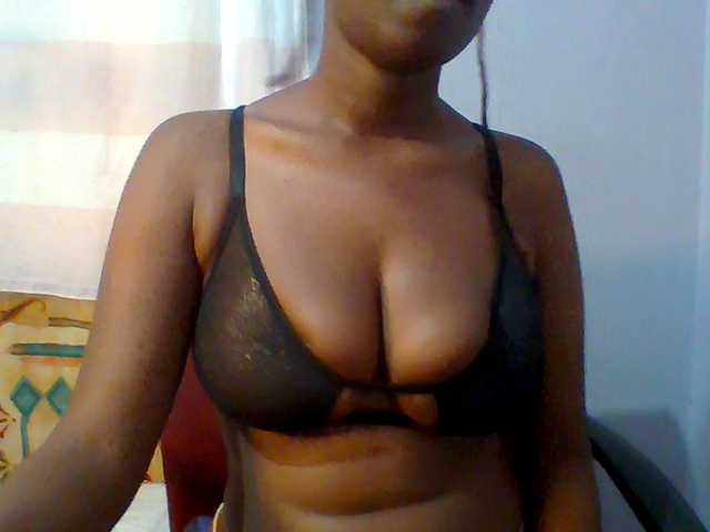 Sweet-petite live cam on BongaCams