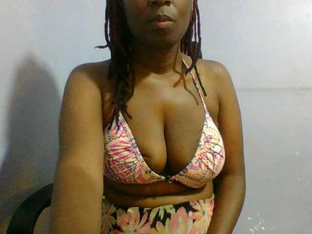 Sweet-petite live cam on BongaCams