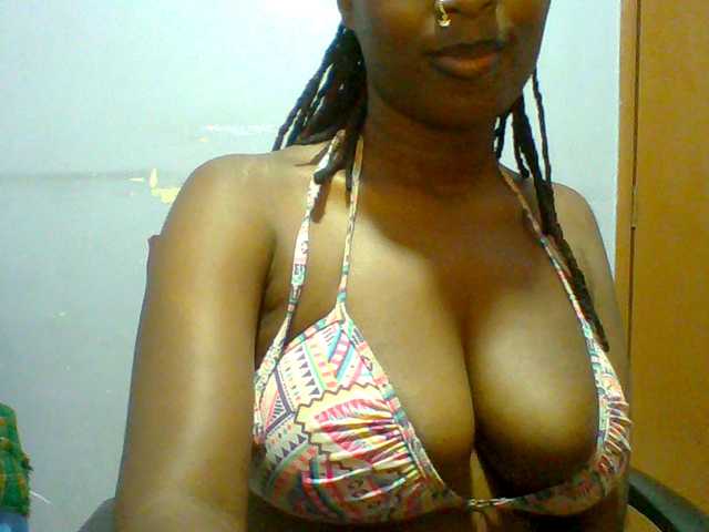 Sweet-petite live cam on BongaCams