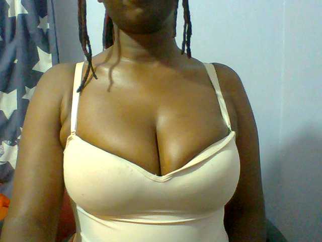 Sweet-petite live cam on BongaCams