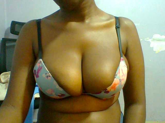 Sweet-petite live cam on BongaCams