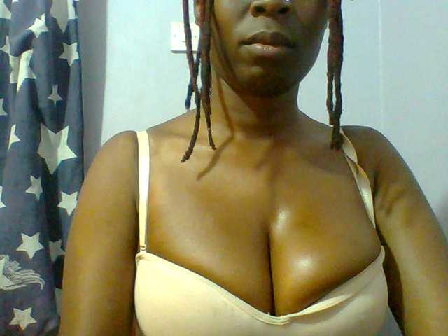 Sweet-petite live cam on BongaCams