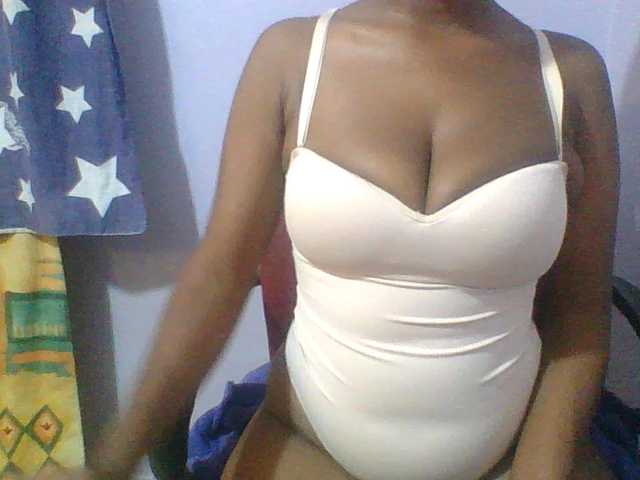 Sweet-petite live cam on BongaCams