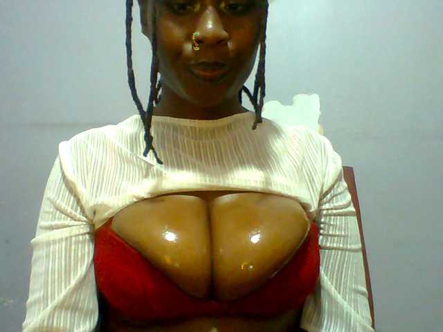 Sweet-petite live cam on BongaCams