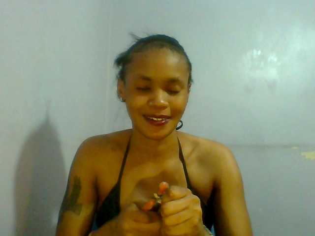 Sweet-petite live cam on BongaCams