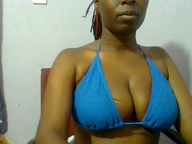 Sweet-petite live cam on BongaCams