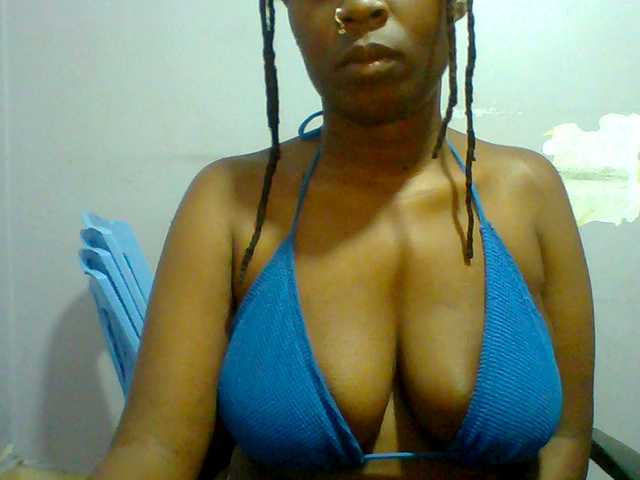 Sweet-petite live cam on BongaCams