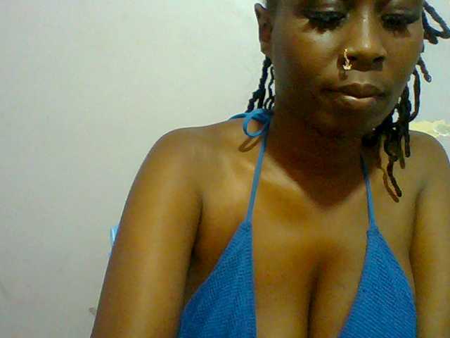 Sweet-petite live cam on BongaCams