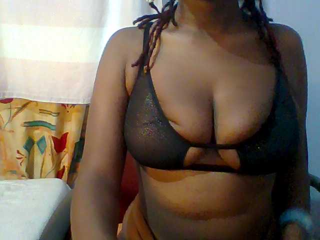Sweet-petite live cam on BongaCams