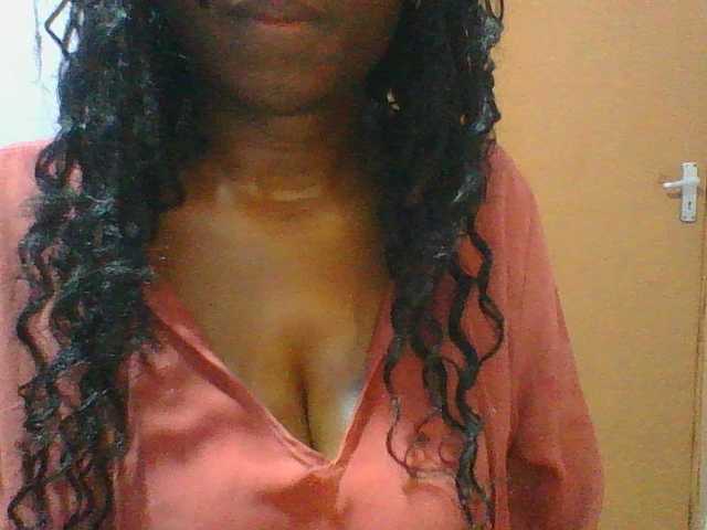 Sweet-petite live cam on BongaCams