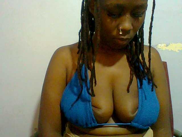 Sweet-petite live cam on BongaCams